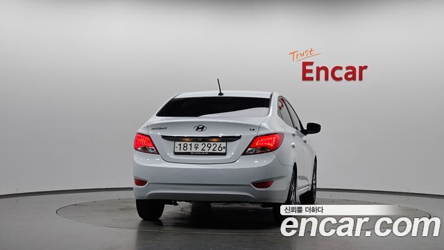 Hyundai Accent 1.4 VVT Premium - фото 3