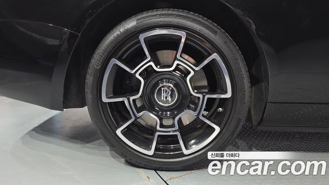 Rolls-Royce Dawn 6.6 V12 Black Badge - фото 4