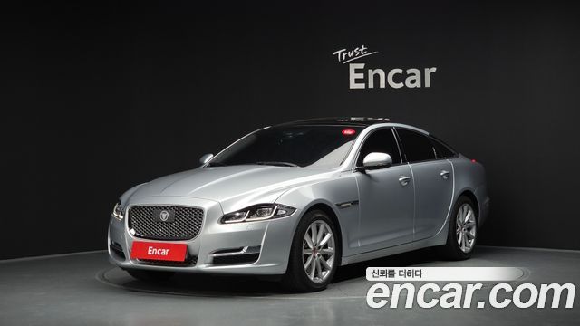 Jaguar XJ 3.0D Premium Luxury SWB X351 - фото 0