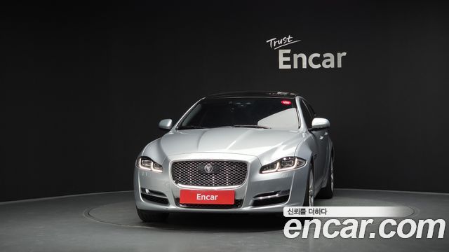 Jaguar XJ 3.0D Premium Luxury SWB X351 - фото 2