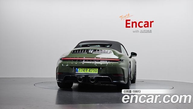 Porsche 911 Carrera 4 GTS Cabriolet - фото 3