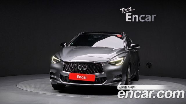 Infiniti Q30 2.0 Sport Essential - фото 2