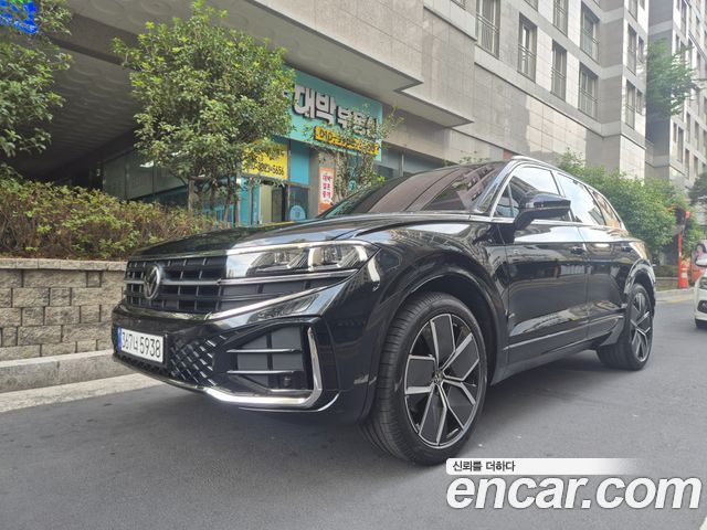 Volkswagen Touareg 3-го поколения 3.0 TDI R-Line - фото 0