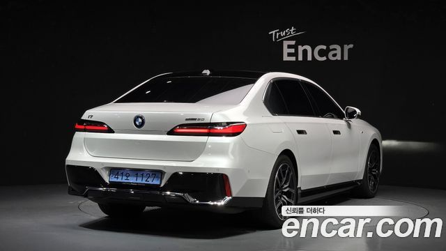 BMW i7 G70 eDrive 50 M Sport - фото 1