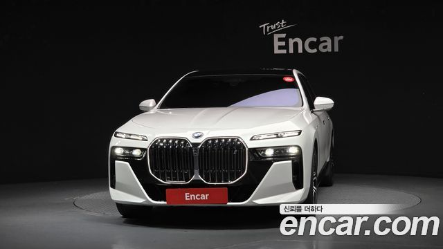 BMW i7 G70 eDrive 50 M Sport - фото 2