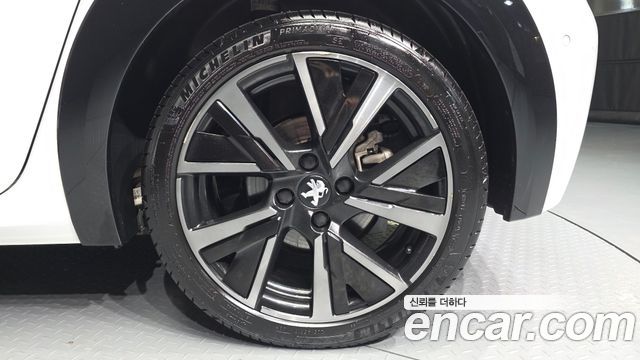 Peugeot 208 2-го поколения GT - фото 4