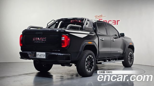 GMC Canyon 3-го поколения 2.7T Denali - фото 1
