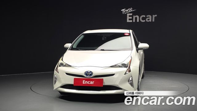 Toyota Prius 4-го поколения 1.8 E - фото 2