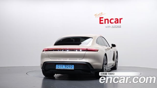 Porsche Taycan Base - фото 2