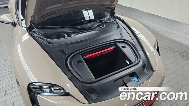 Porsche Taycan Base - фото 4