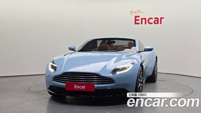 Aston Martin DB11 4.0 V8 Volante - фото 2
