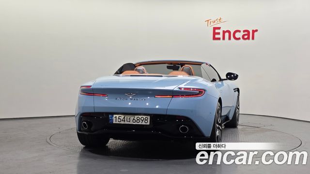 Aston Martin DB11 4.0 V8 Volante - фото 3