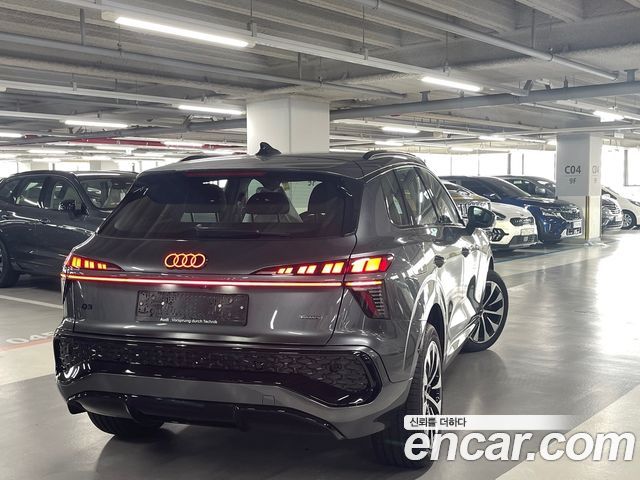Audi Q3 FJ TFSI Quattro S Line Black Edition - фото 1