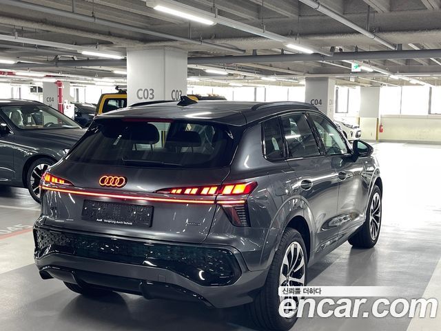 Audi Q3 FJ TFSI Quattro S Line Black Edition - фото 2