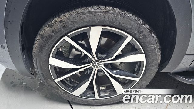 Volkswagen Atlas 2.0 TSI R-LINE 7-Seater - фото 4