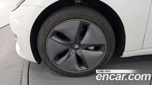 Tesla Model 3 Standard Range Plue RWD - фото 4