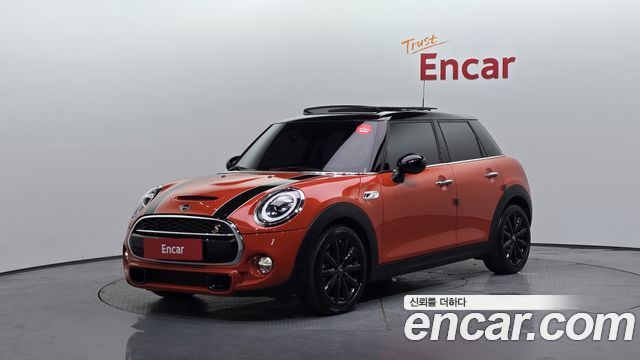 Mini Cooper S 5Door Standard 3rd - фото 0