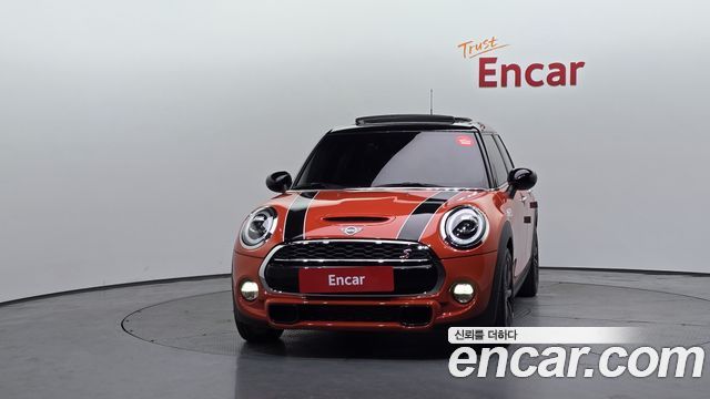 Mini Cooper S 5Door Standard 3rd - фото 2