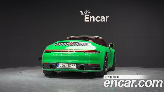 Porsche 911 Carrera 4 Cabriolet - фото 3