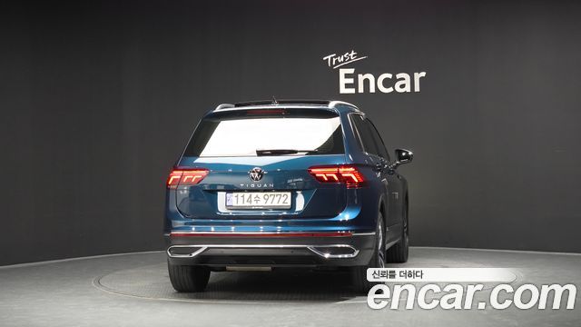 Volkswagen Tiguan 2-го поколения 2.0 TDI Prestige - фото 3