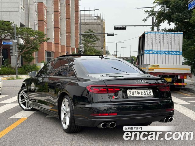 Audi S8 D5 4.0 TFSI Quattro LWB - фото 1