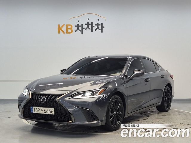 Lexus ES 300h 7-го поколения F-Sport Design Package - фото 0
