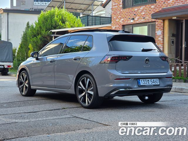 Volkswagen Golf 8-го поколения 2.0 TDI Prestige - фото 3