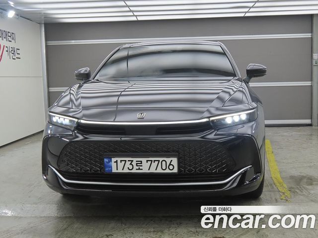 Toyota Crown Crossover 2.5 4WD Hybrid - фото 1