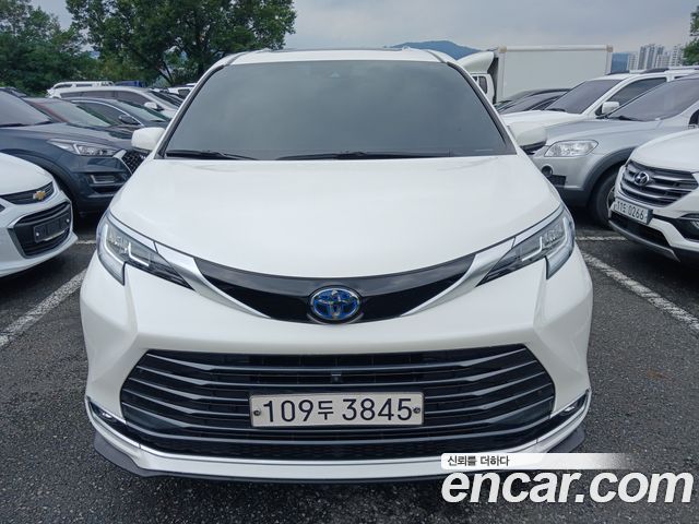 Toyota Sienna 4-го поколения 2.5 Hybrid AWD - фото 0