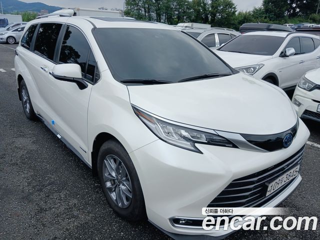 Toyota Sienna 4-го поколения 2.5 Hybrid AWD - фото 1