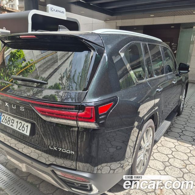 Lexus LX 4-го поколения 700h VIP - фото 3