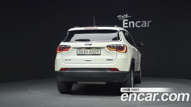 Jeep Compass 2-го поколения 2.4 Longitude AWD - фото 3