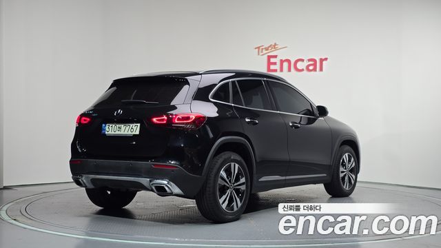 Mercedes-Benz GLA-Class H247 GLA220 - фото 1