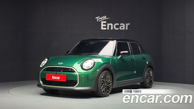 Mini Cooper S 4-го поколения 5 Door Favoured - фото 0