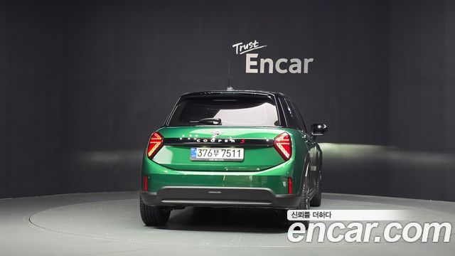 Mini Cooper S 4-го поколения 5 Door Favoured - фото 3