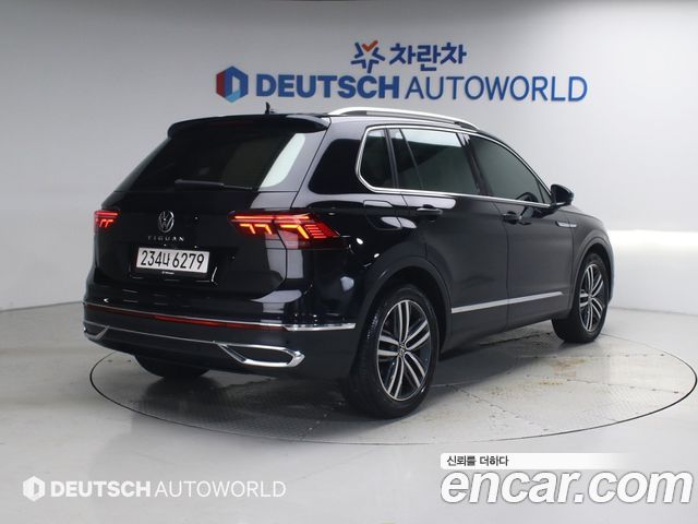 Volkswagen Tiguan 2-го поколения 2.0 TDI Prestige - фото 1