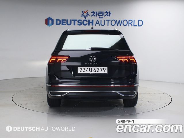 Volkswagen Tiguan 2-го поколения 2.0 TDI Prestige - фото 3