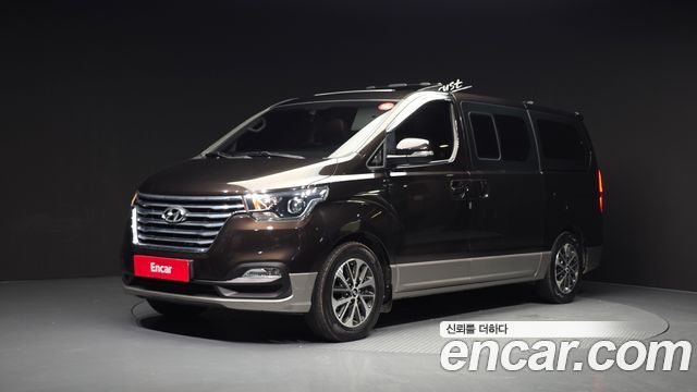 Hyundai Starex New Urban 9-Seater Exclusive - фото 0