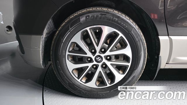 Hyundai Starex New Urban 9-Seater Exclusive - фото 4