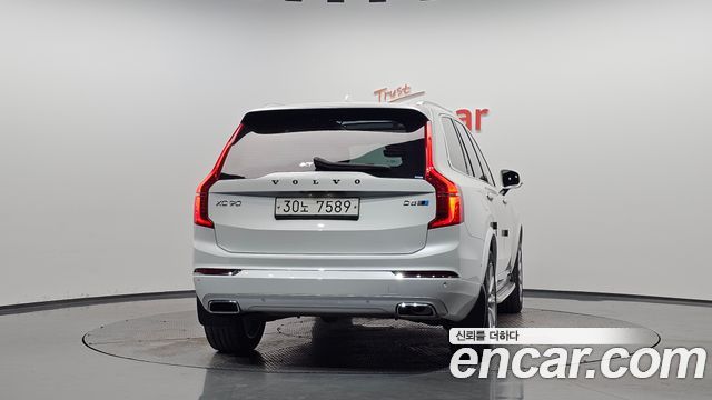 Volvo XC90 2-го поколения D5 Inscription - фото 2