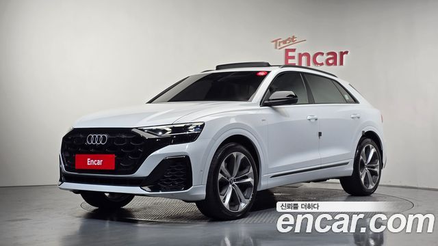 Audi Q8 55 TFSI Quattro Premium - фото 0