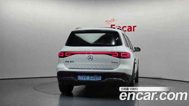 Mercedes-Benz EQB X243 EQB300 4MATIC AMG Line - фото 3