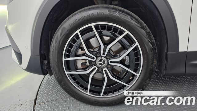 Mercedes-Benz EQB X243 EQB300 4MATIC AMG Line - фото 4