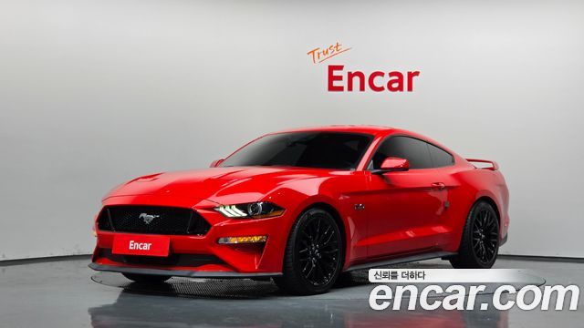 Ford Mustang GT Coupe - фото 0