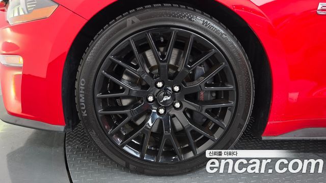 Ford Mustang GT Coupe - фото 4
