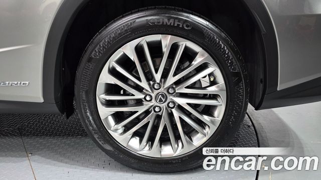 Lexus RX 450h 4-го поколения Executive - фото 4