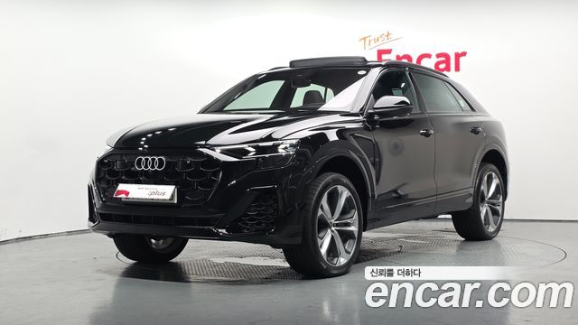 Audi Q8 55 TFSI Quattro Premium - фото 0