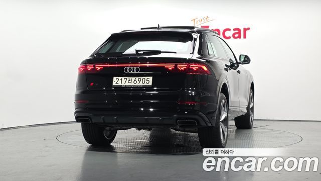 Audi Q8 55 TFSI Quattro Premium - фото 3