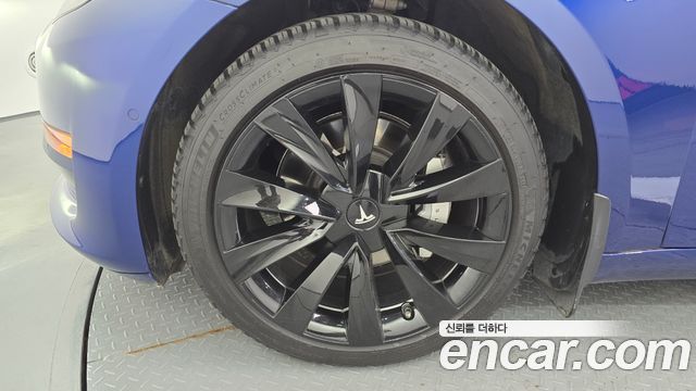 Tesla Model 3 Long Range AWD - фото 4