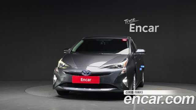 Toyota Prius 4-го поколения 1.8 E - фото 2